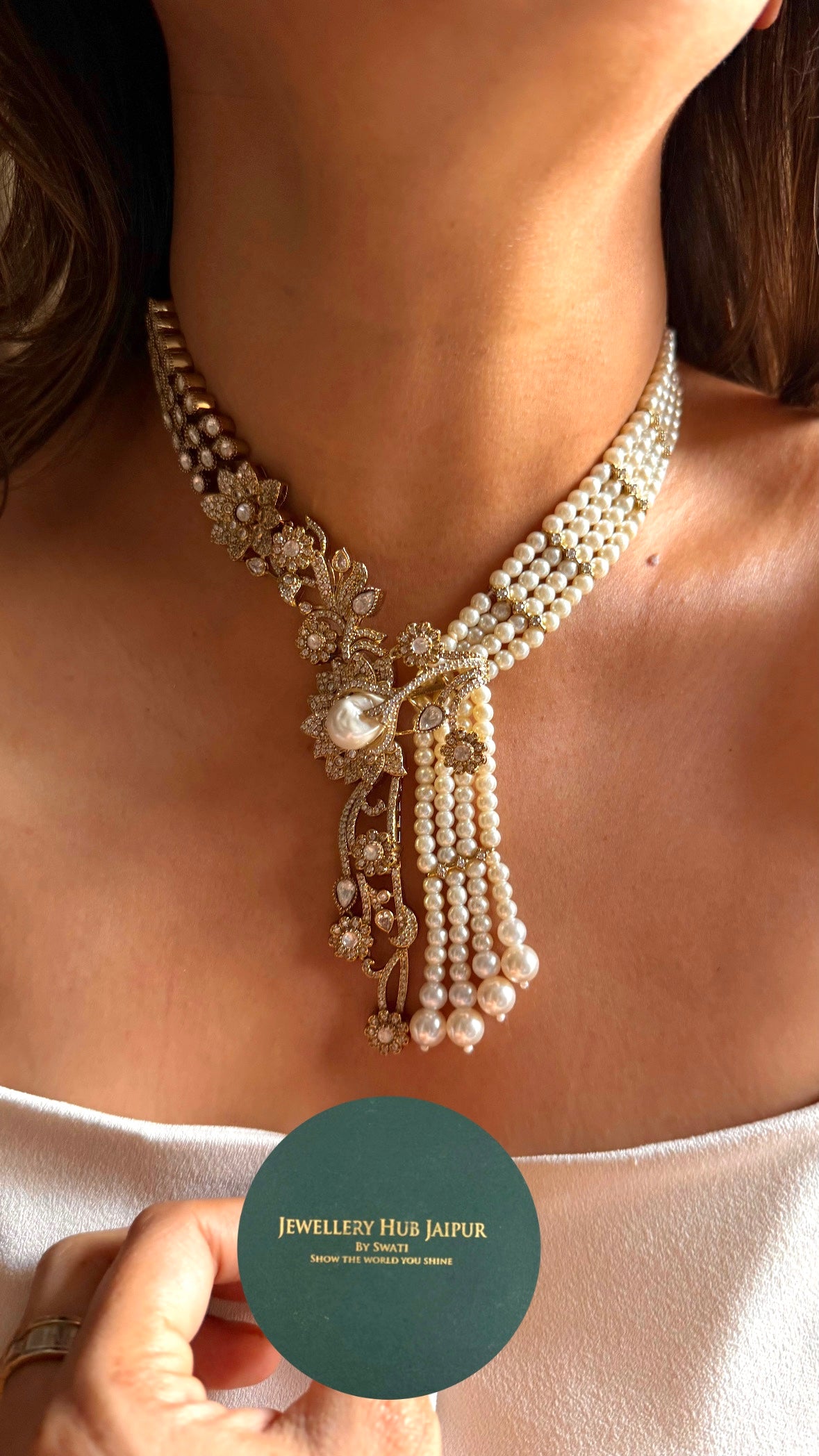 Pearl detailing contemporary Necklace