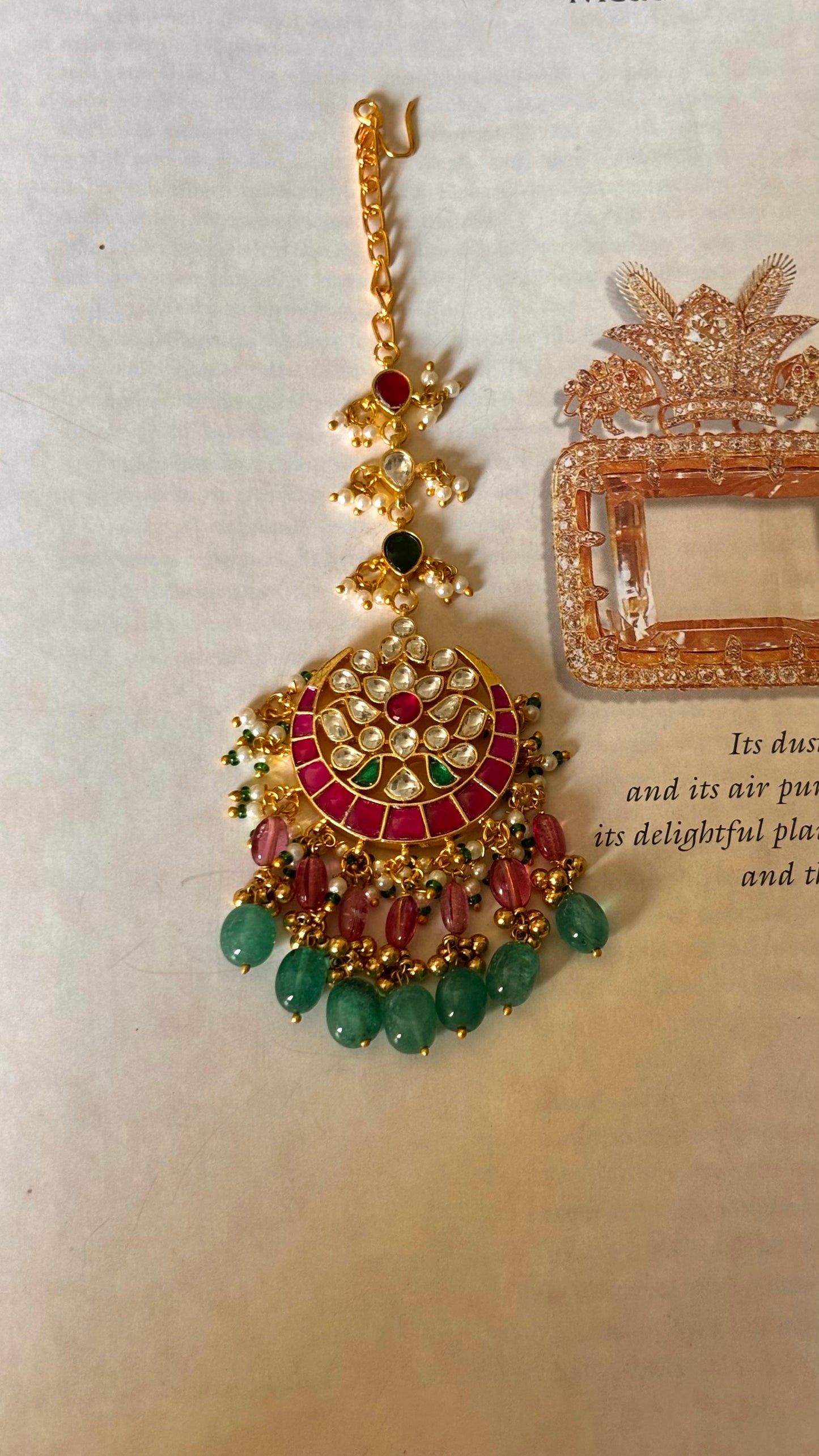 Handmade paachi kundan chaand Maangtika