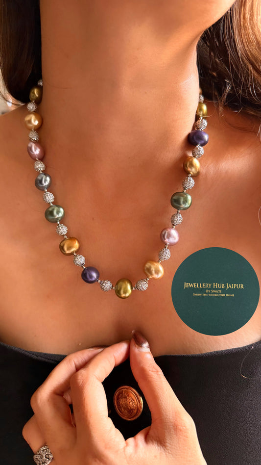 Champagne colours statement, string