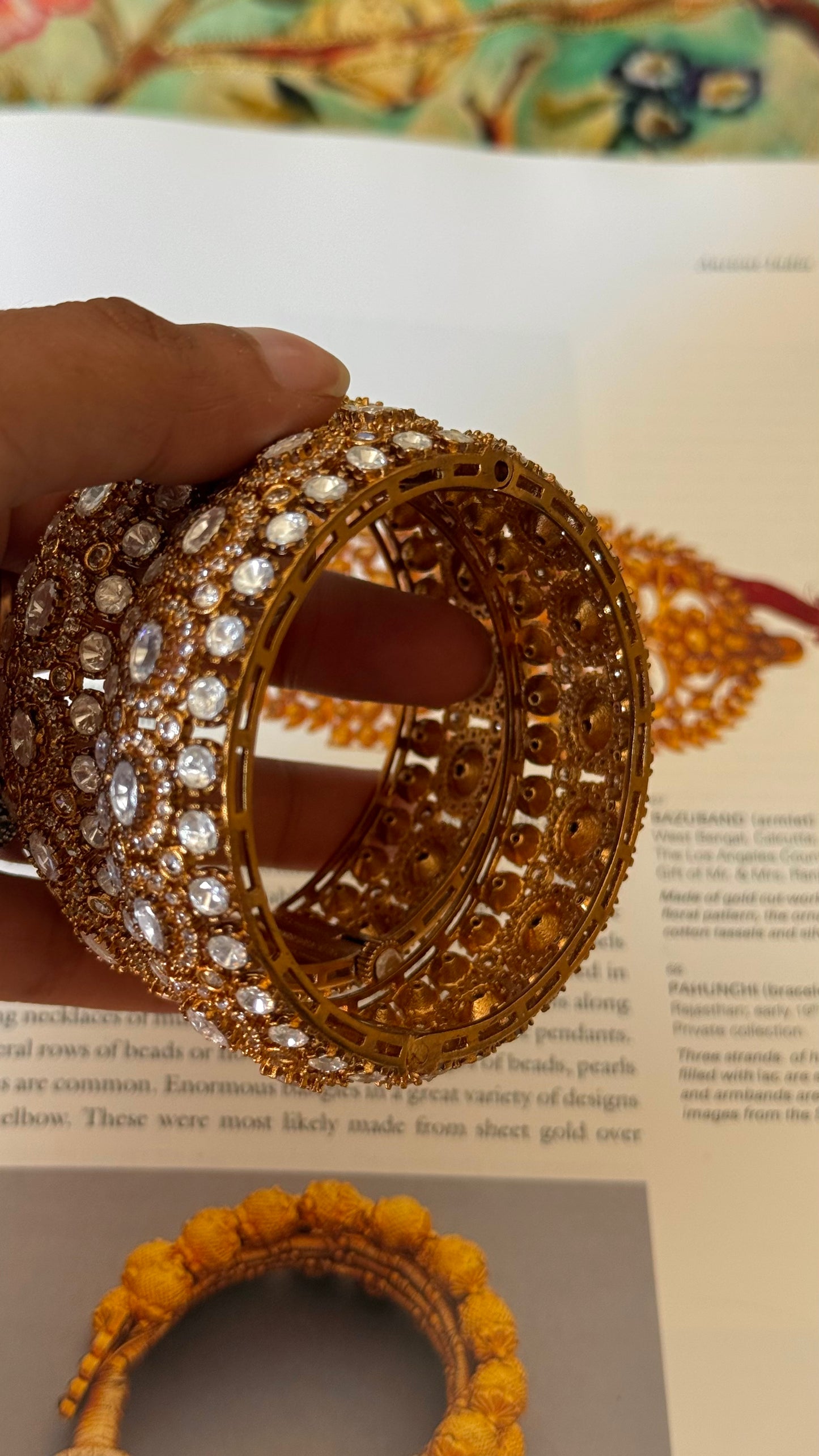 Victorian gold oval polki bangled