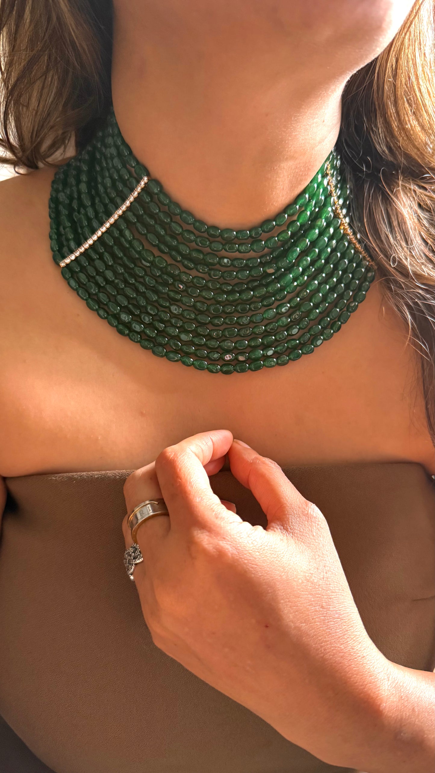 Emerald string statement choker