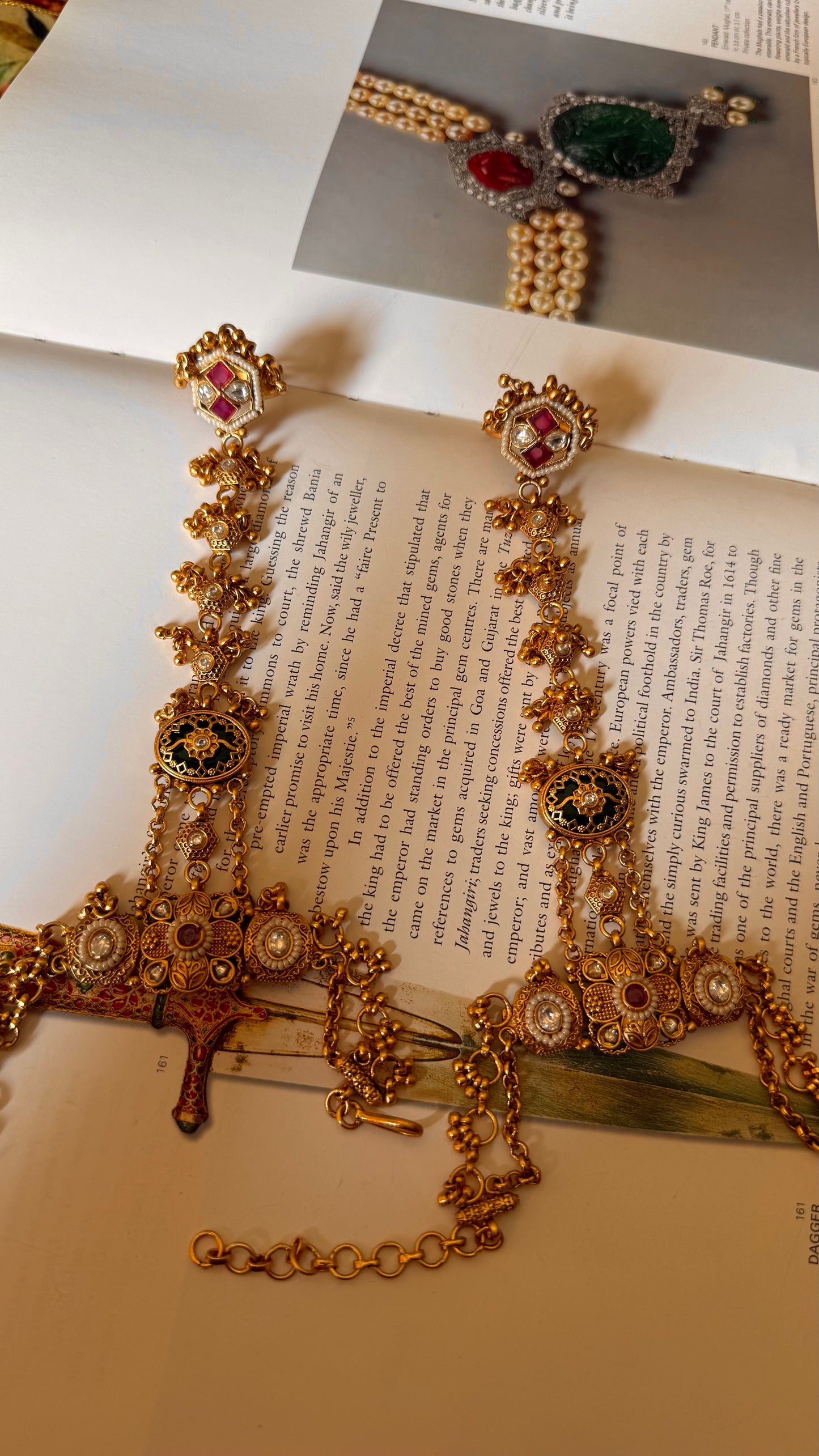 Emeral ruby rajwada Hathphool