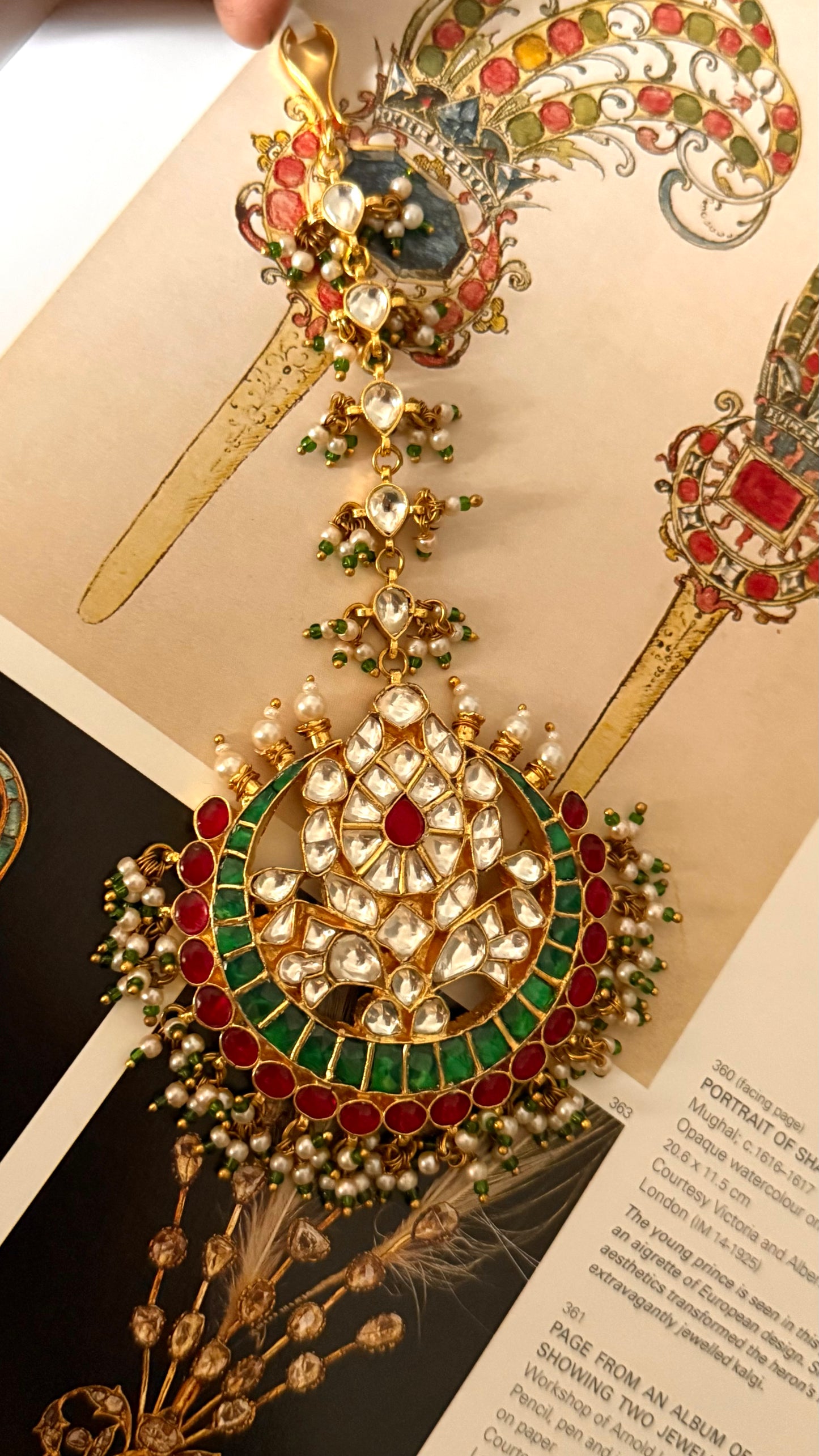 Paachi Emerald & Rani pink Kundan maangtika