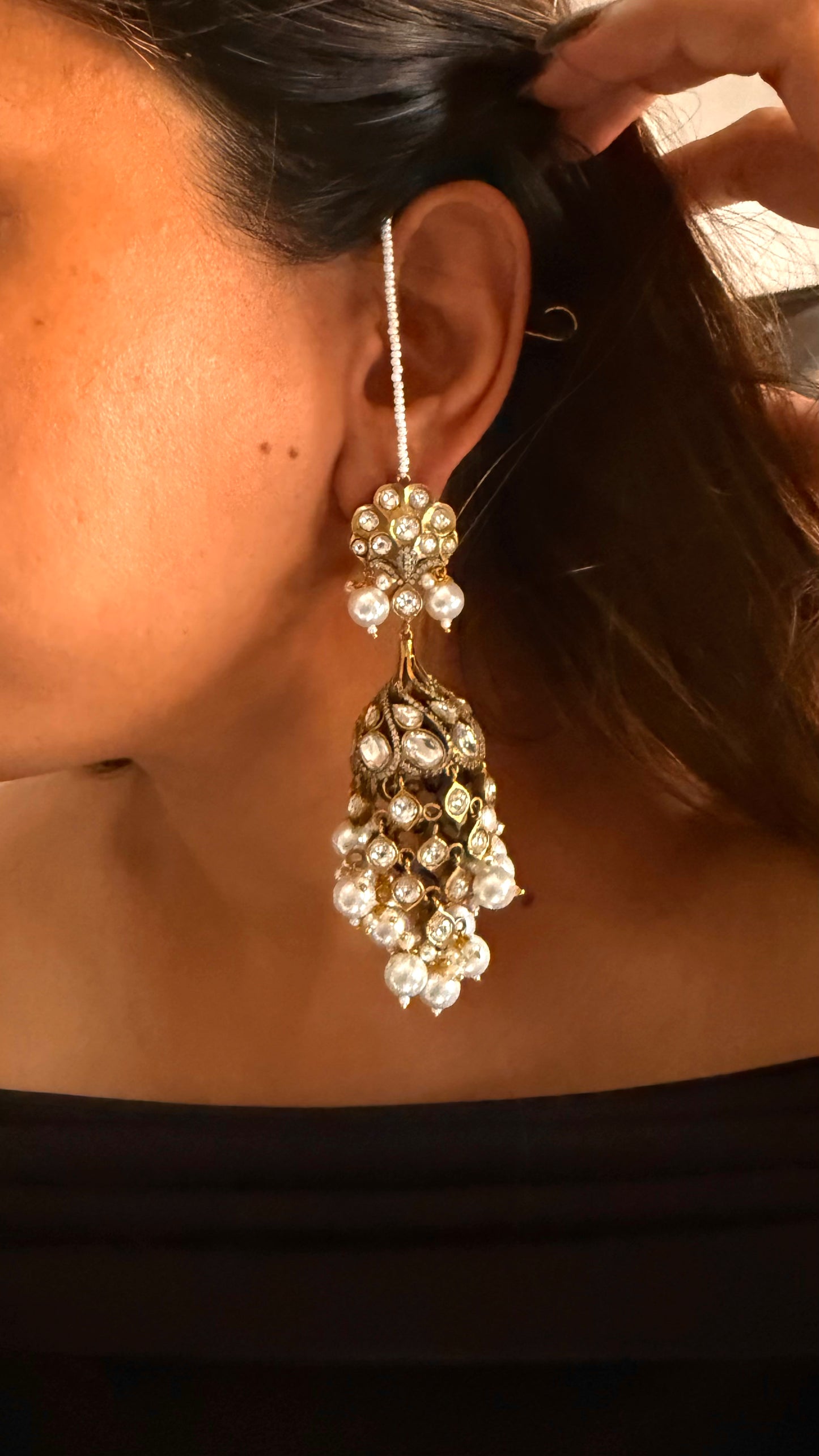 White jhoomar jhumka