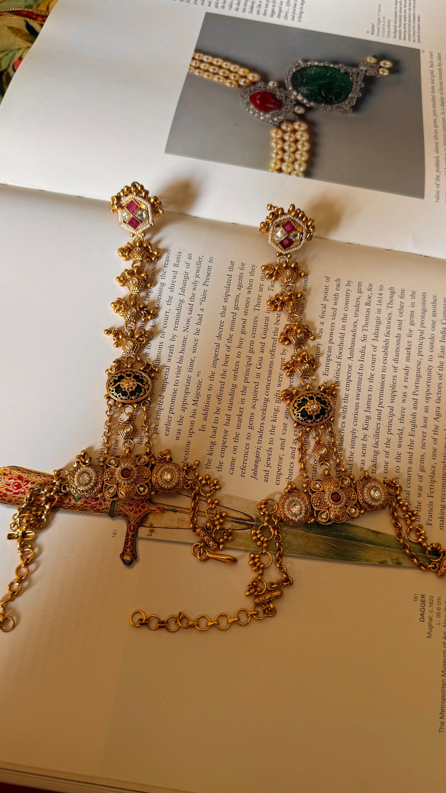 Emeral ruby rajwada Hathphool