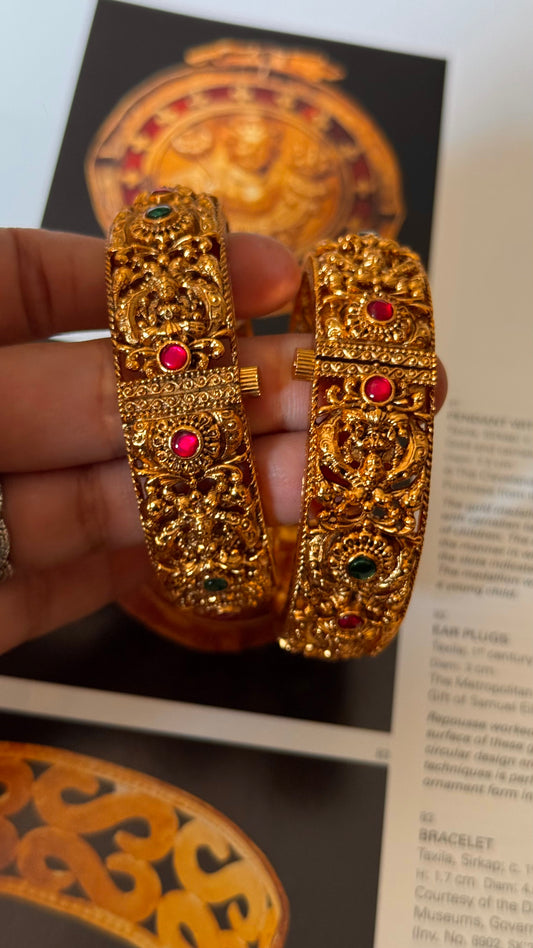 Goddess Lakshmi Ruby Emerald Rajwadi bangles