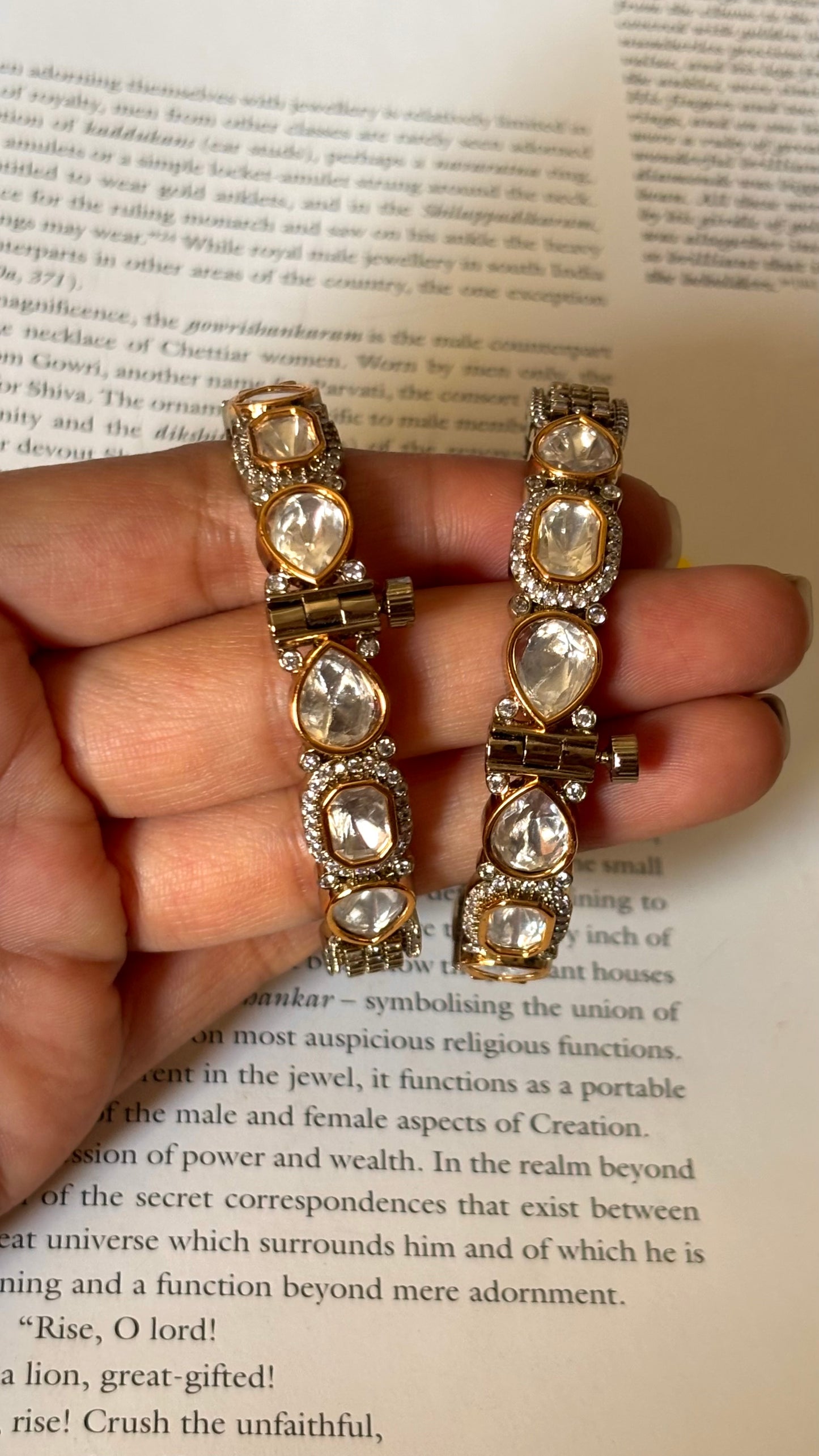Drop shape polki Victorian Bangles