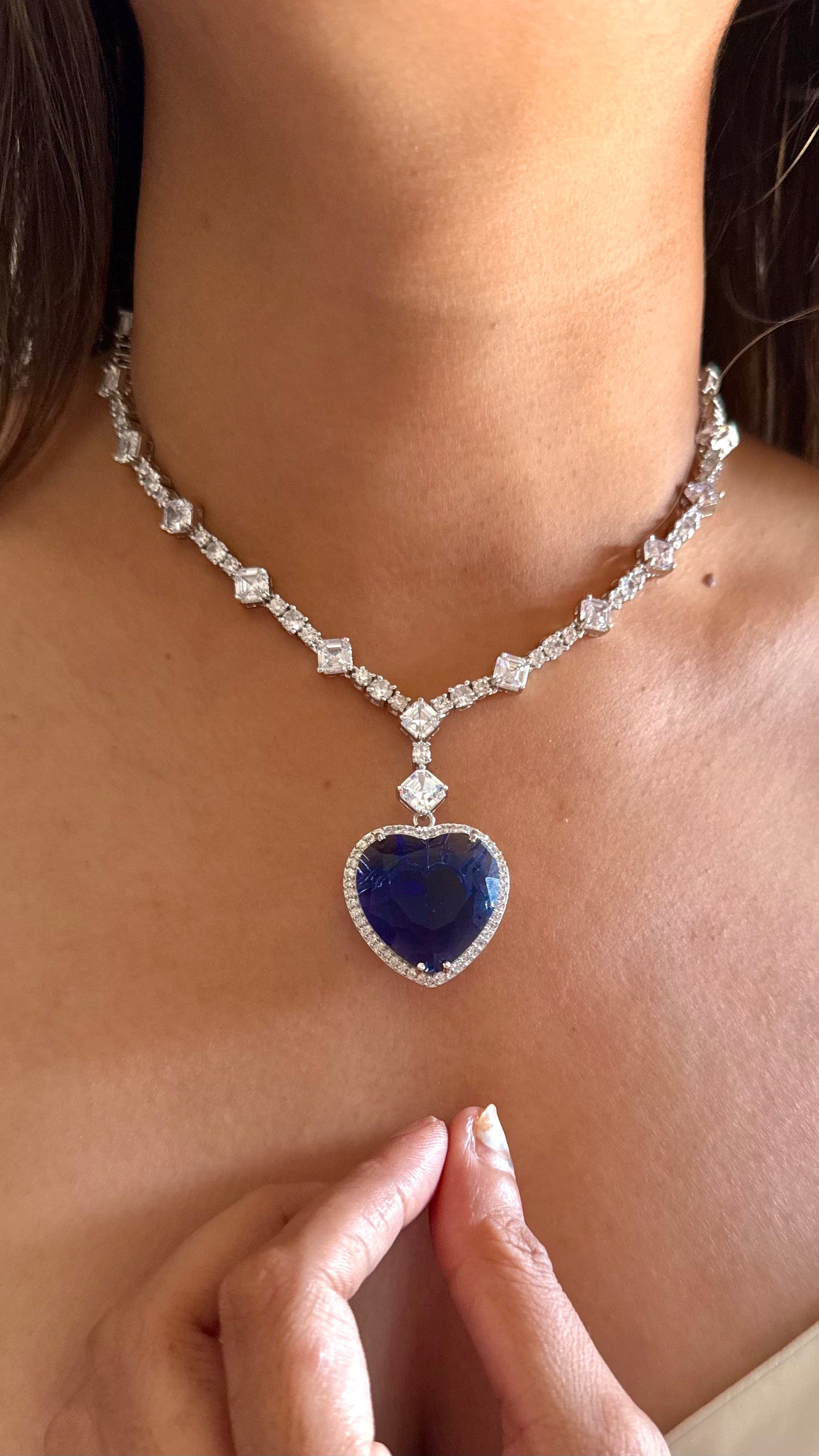 Viona Sapphire heart diamond necklace
