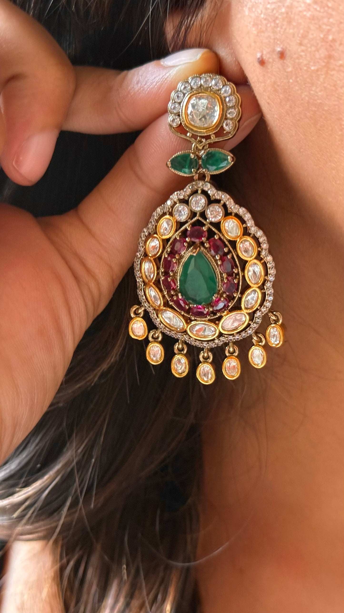 Tear shaped emerald doublet with rani pink takkar Necklace