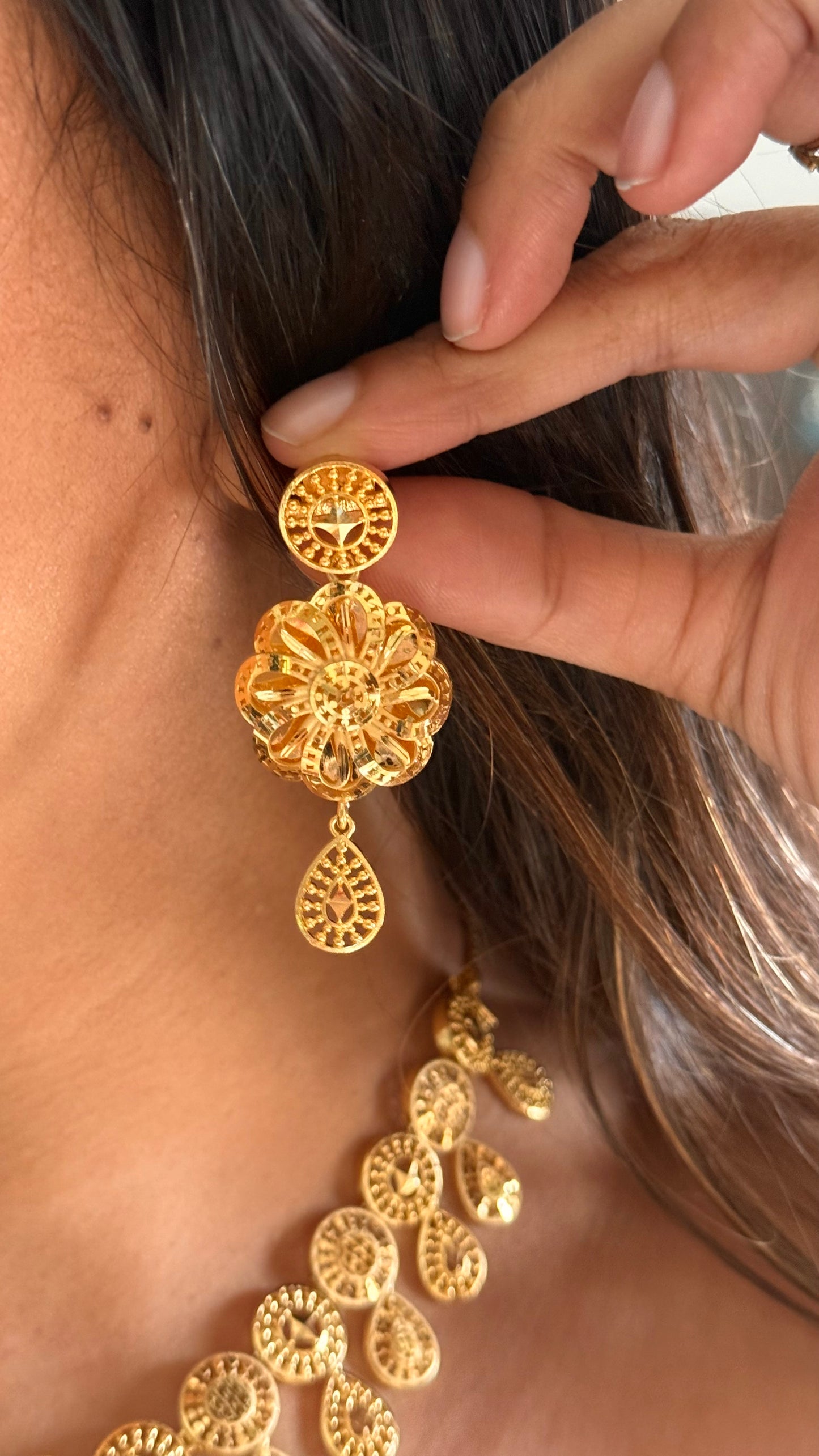 gold floral necklace