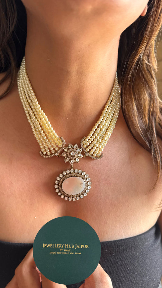 Mother of pearl with pendant collar Necklace