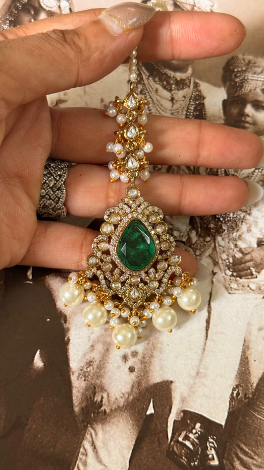 Emerald doublet moissanite maangtika