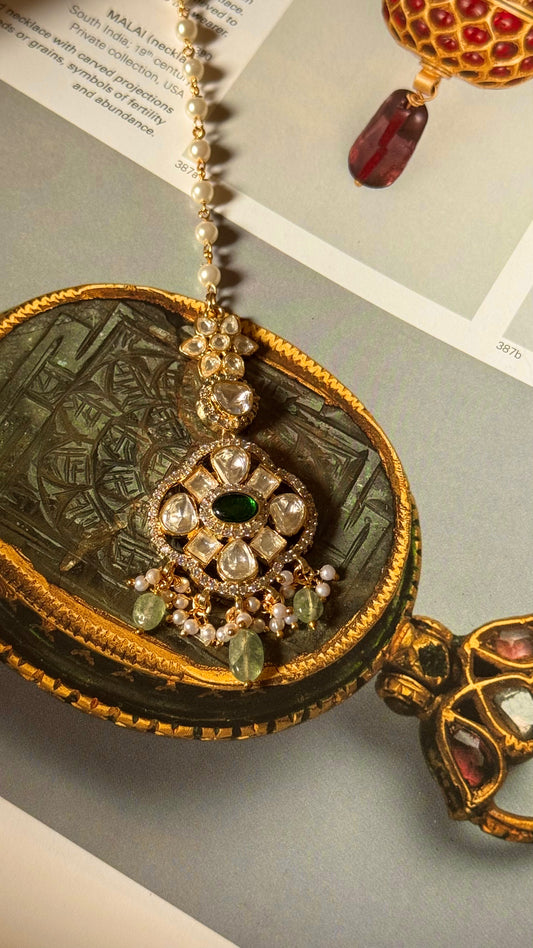 Real moissanite emerald with strawberry drops mangtika