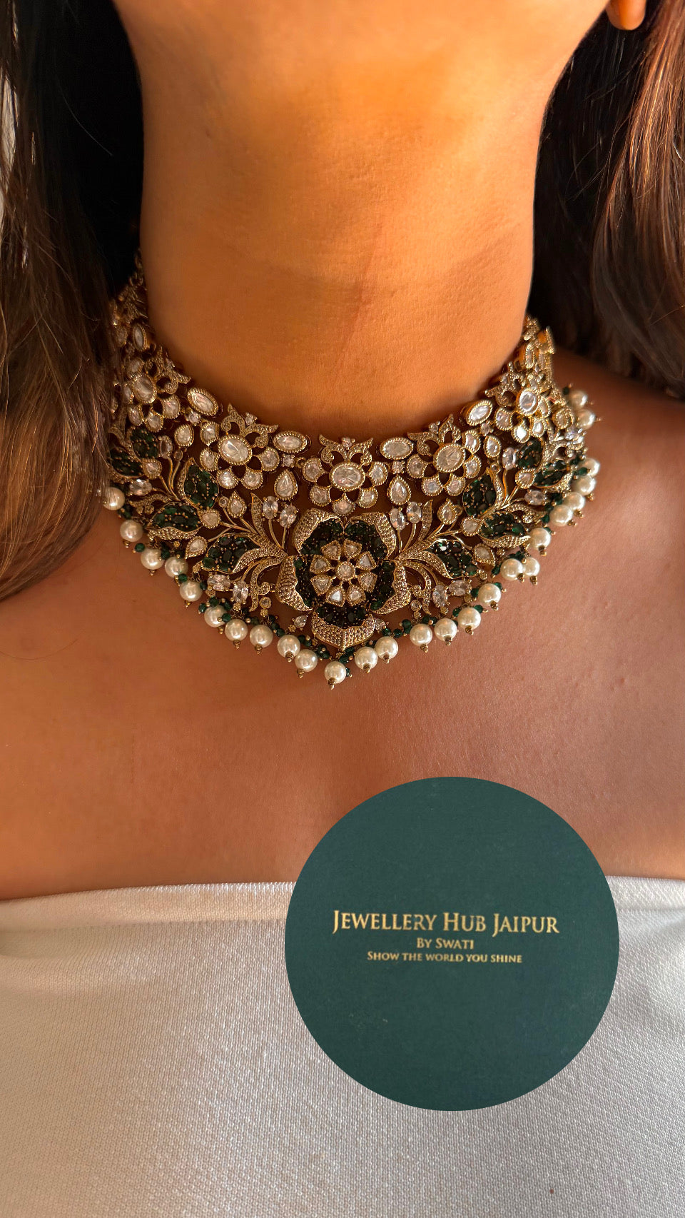 Emerald floral takkar work designer collar necklace