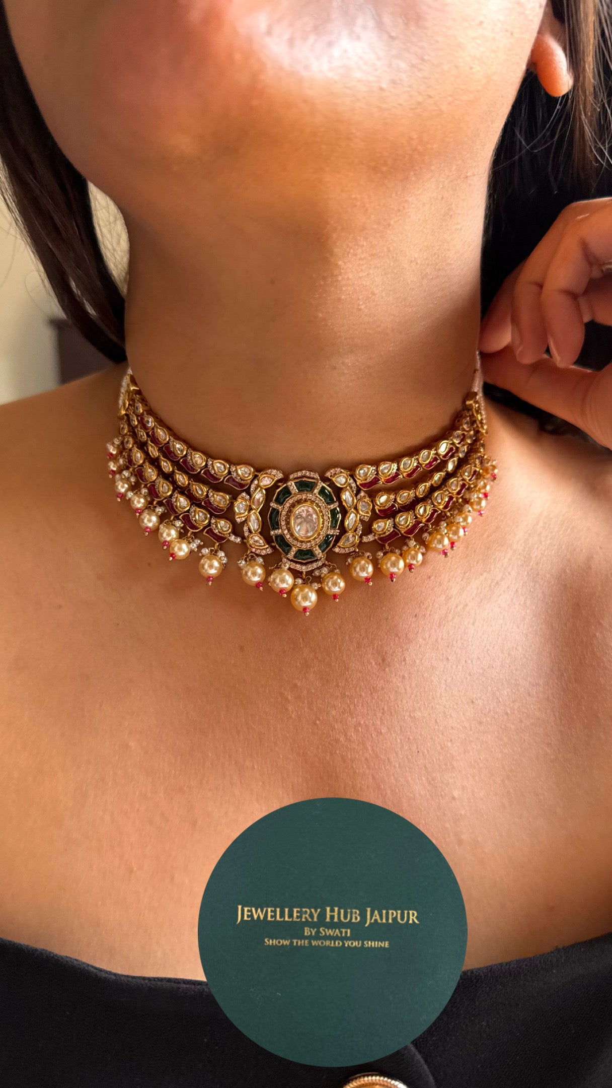 Rani pink with emerald pear detailing thread choker