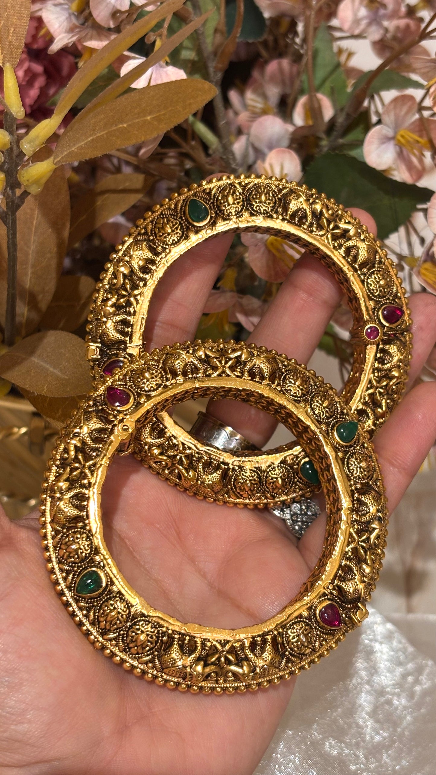 Ruby & Emerald Nakshee bangdi