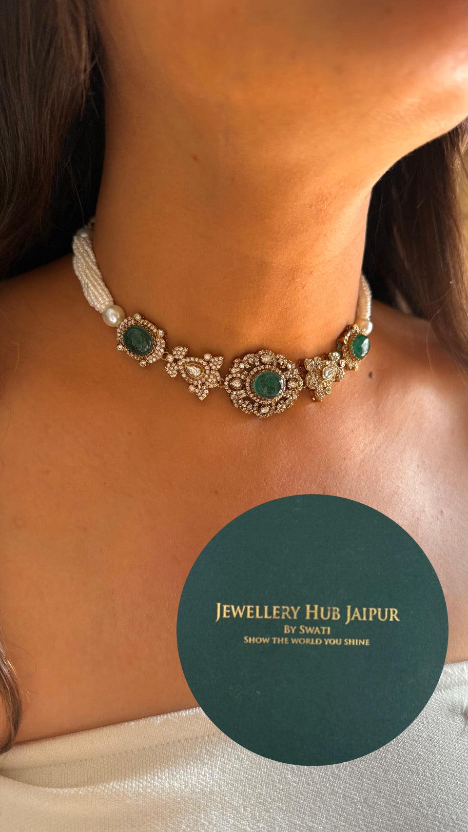 Emerald victorian thread choker