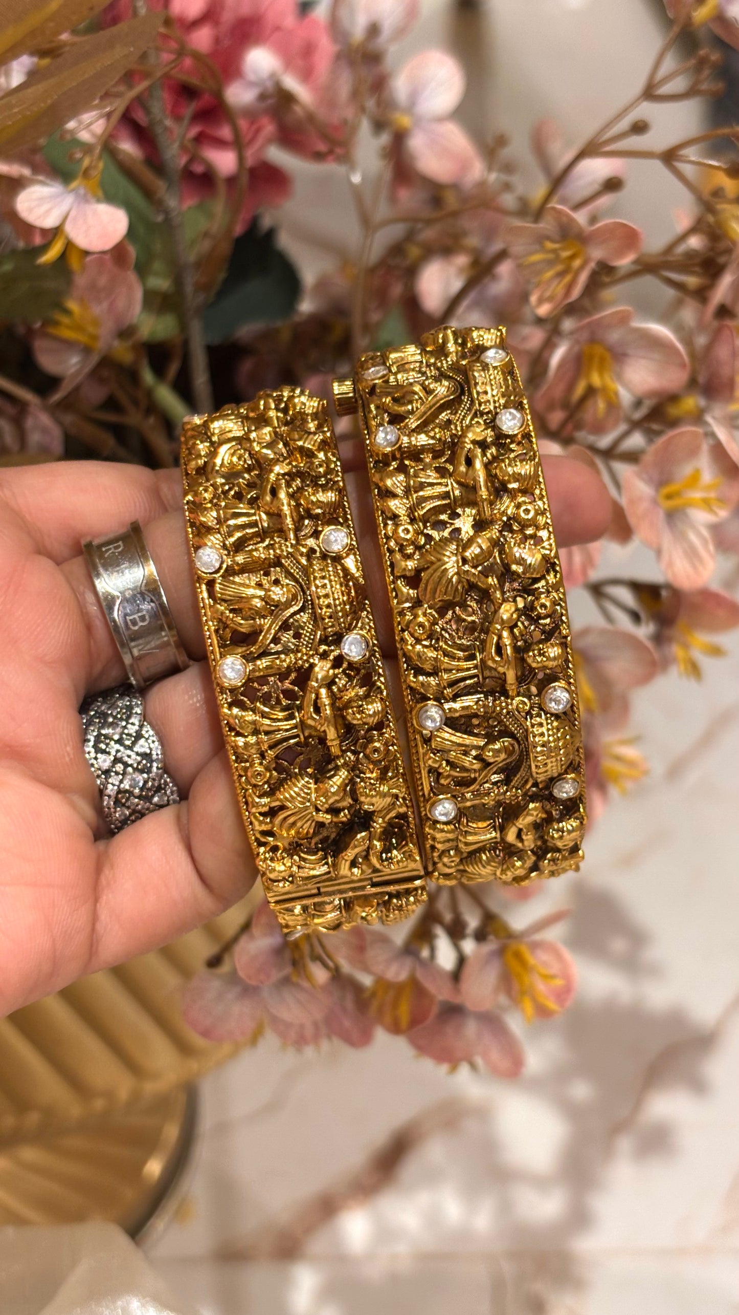 Doli pattern rajwadi bangles