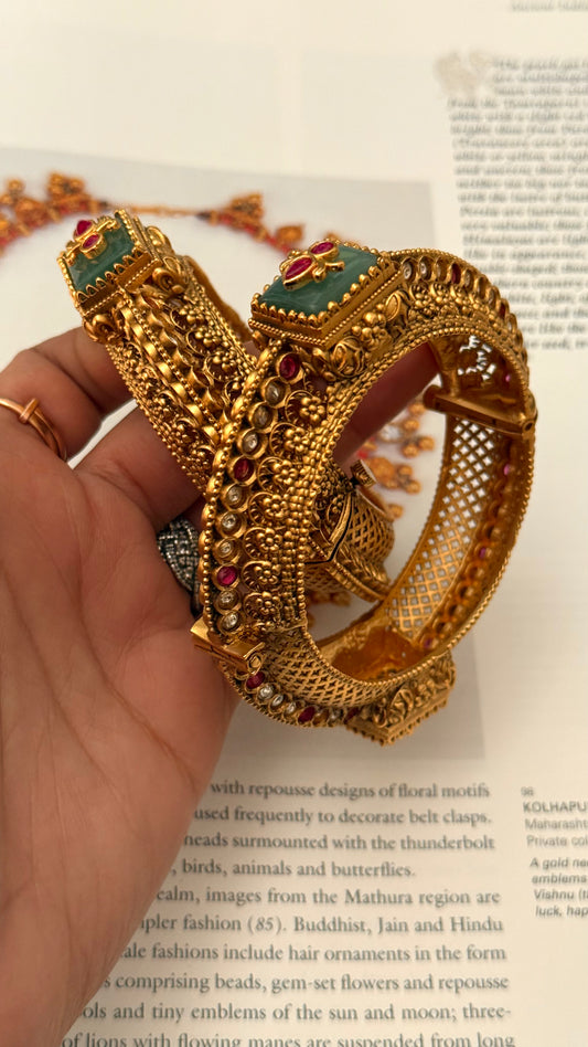 Mint inlay stone rajwadi bangles