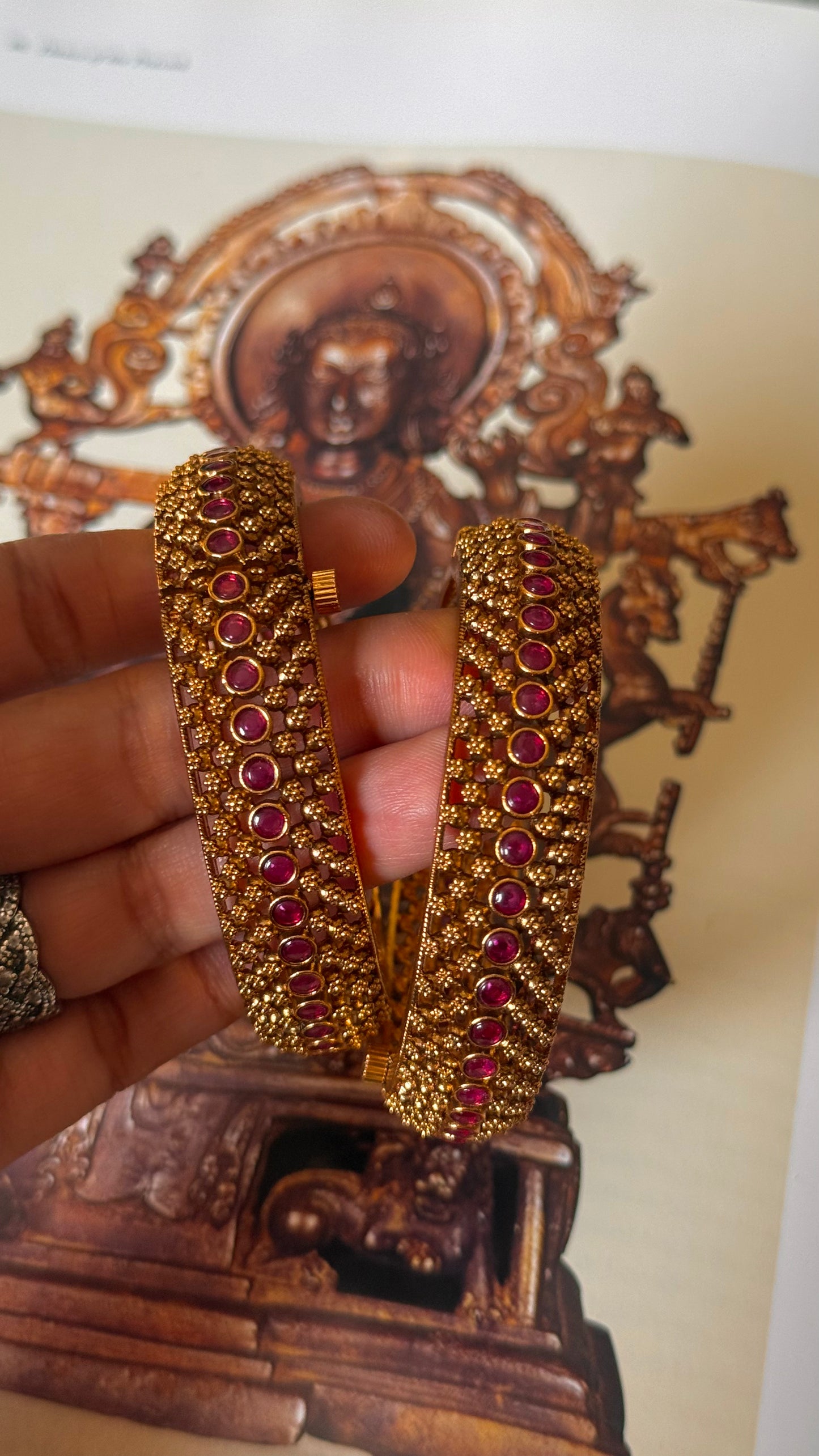 Ruby minimal rajwadi bangles