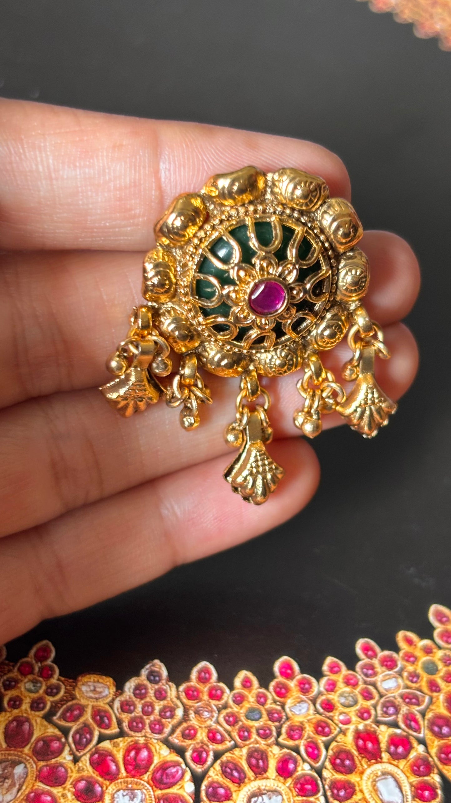 Emerald inlay nakashi with rani pink adjustable ring