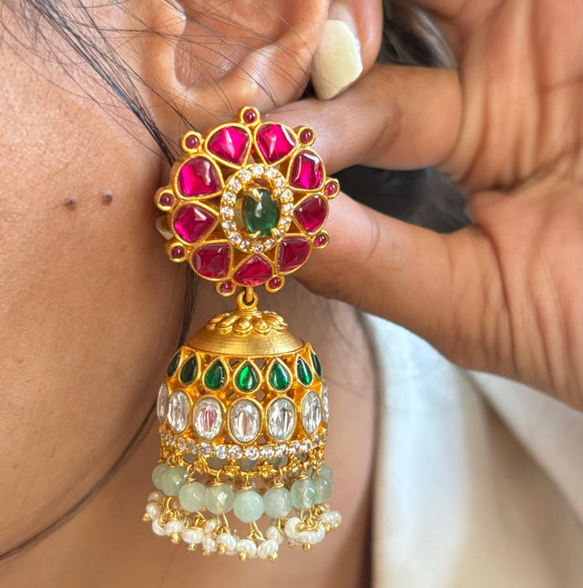 Paachi jhumka