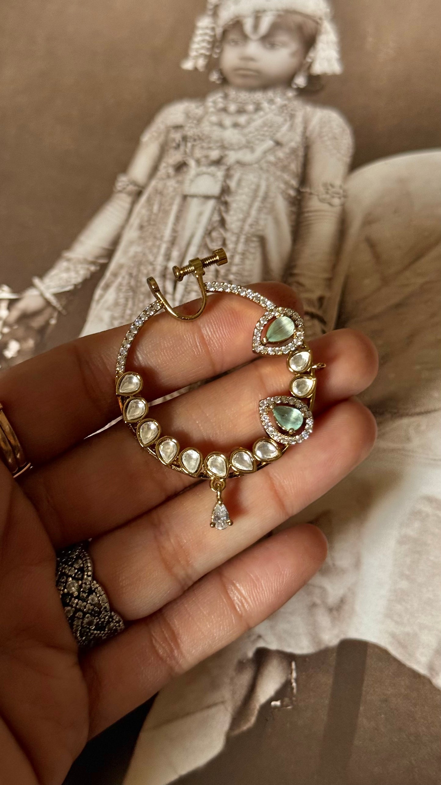 Mint doublet & moissanite nath