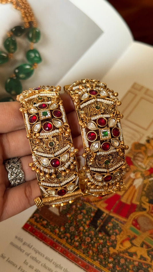 Rani pink & emerald rajwada openable bangle