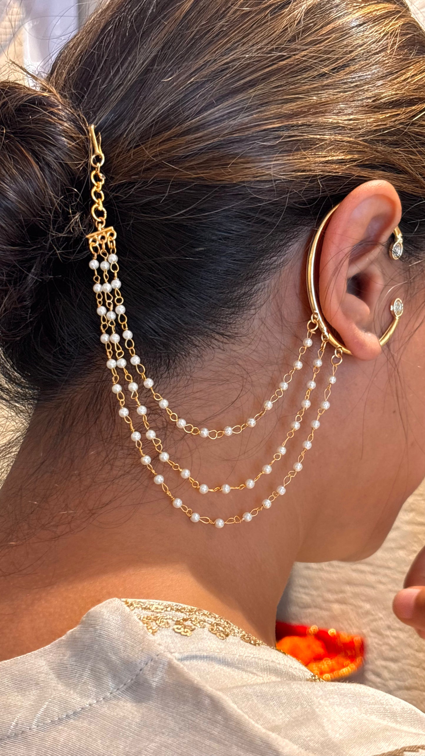 Three layerd gold shine earchain