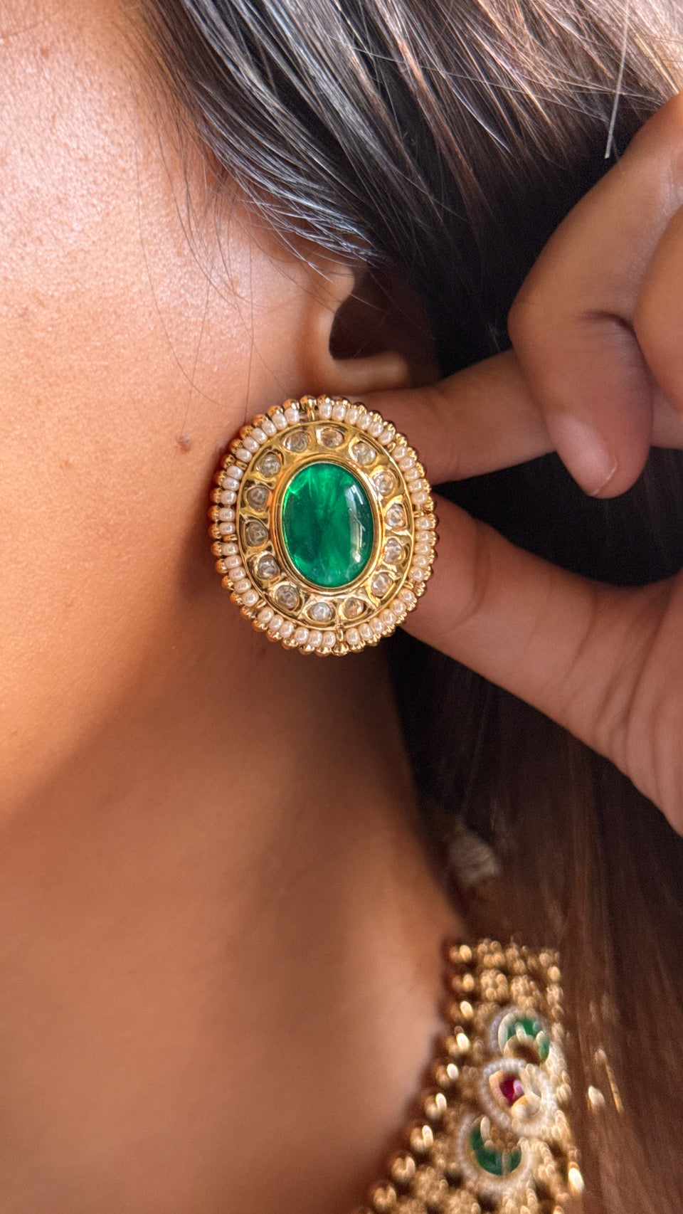Rajwada Tribhuvan Das Zaveri inspired emerald collar necklace