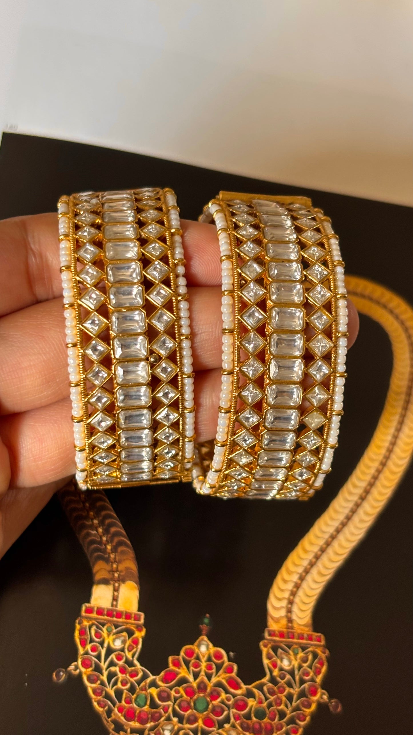 Paachi jaadau pearl detailing bangles