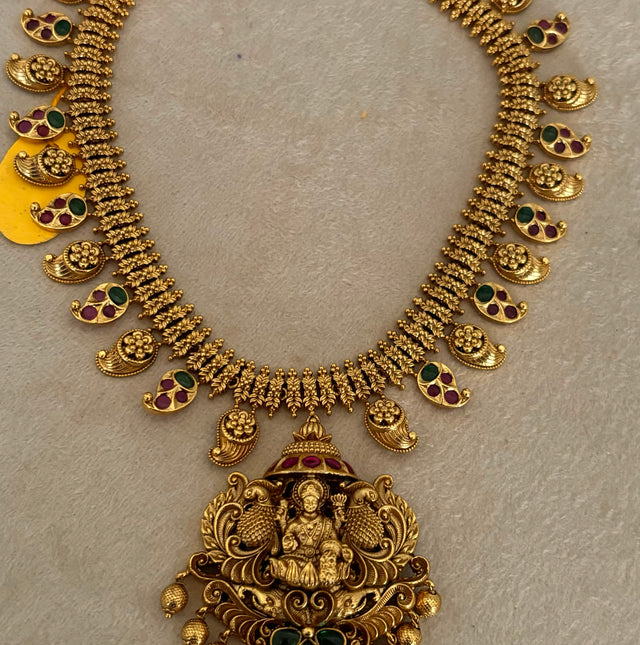 Temple jewellery with earrings