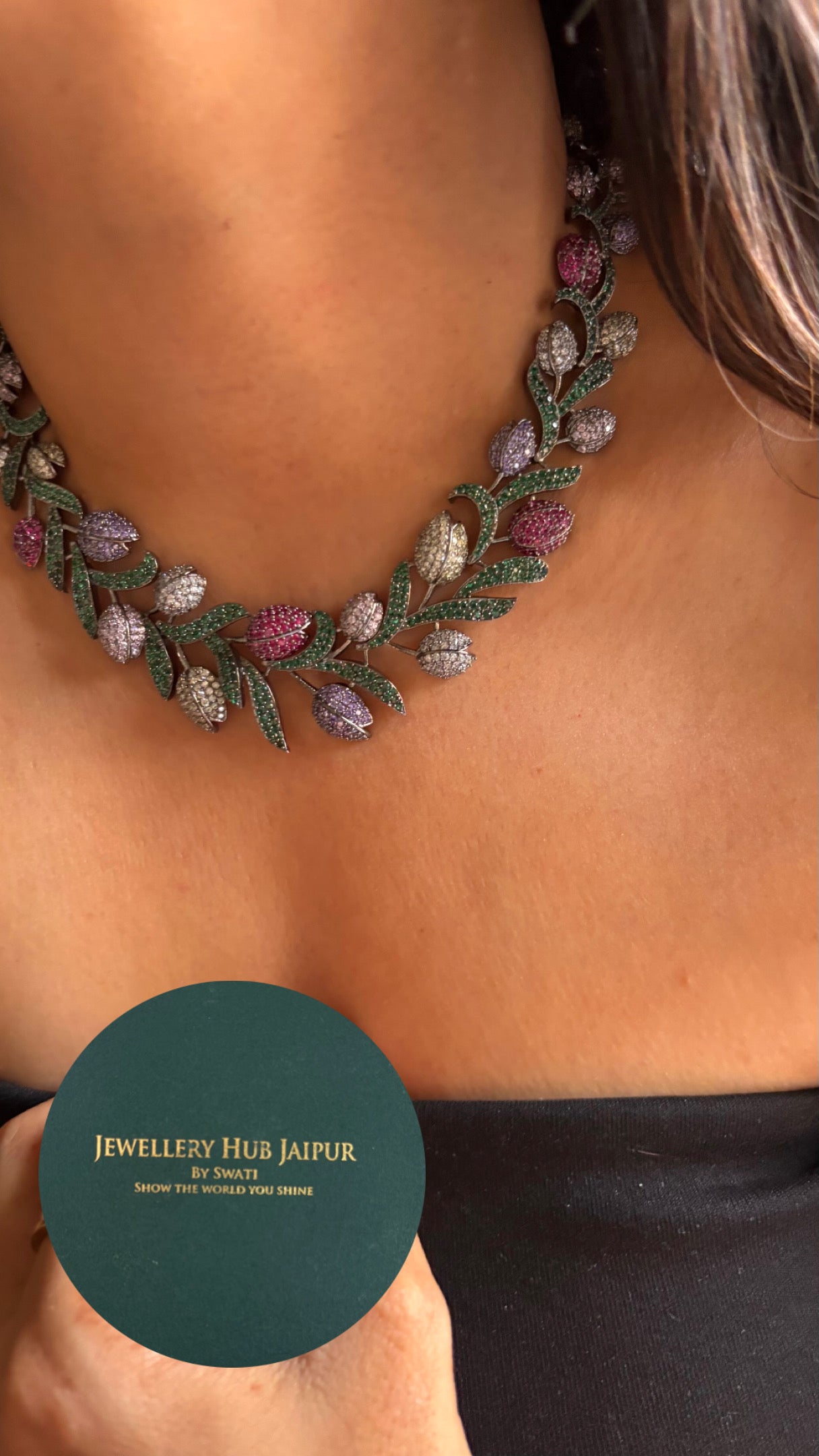 Leaf inspired minimalist collar Necklace