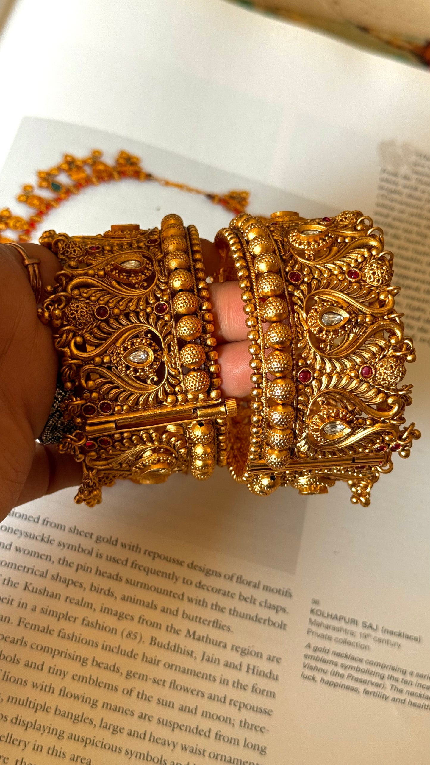 Gold nakashi rajwada bangles