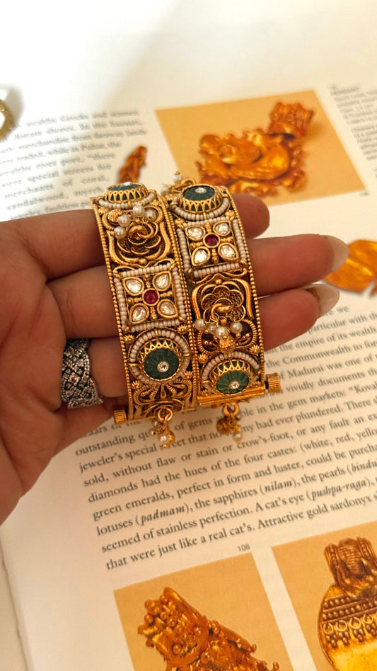 Emerald doublet rajwada openable bangle