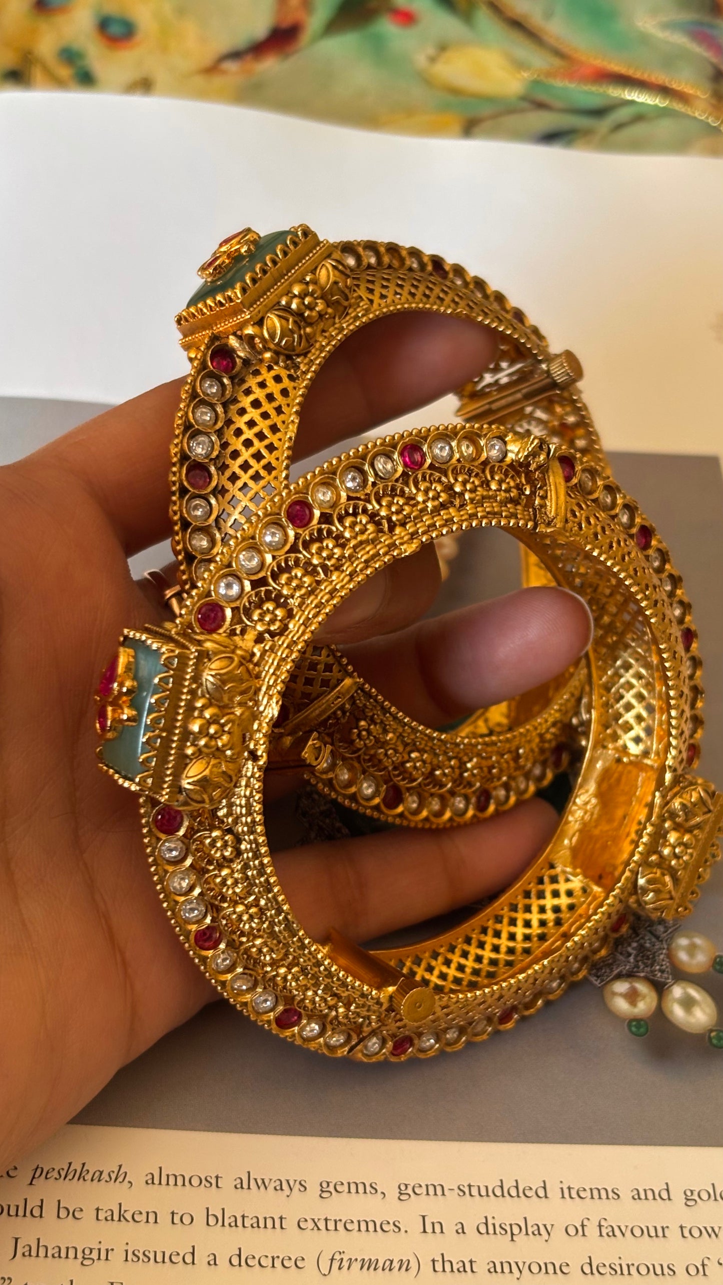 Milton Rani pink inlay work, Rajwadi Bangles