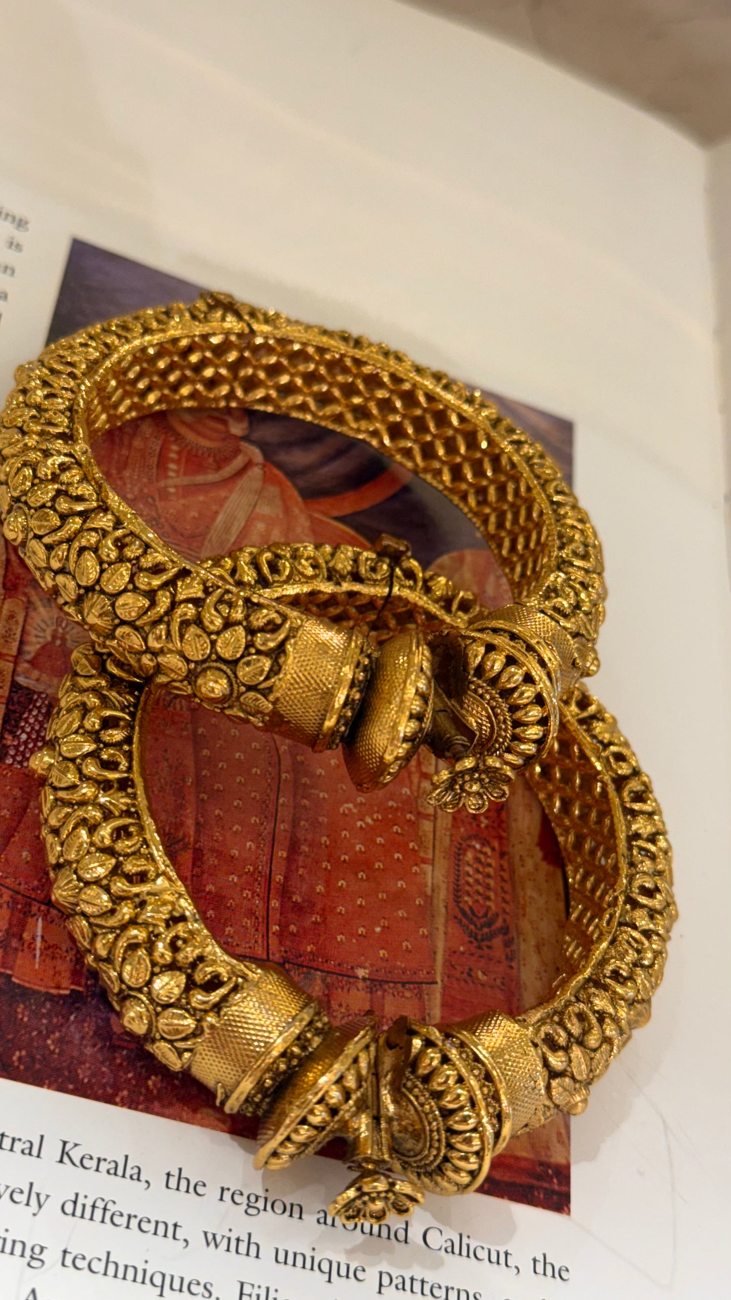 Floral nakashi bangles (Polish - Gold)