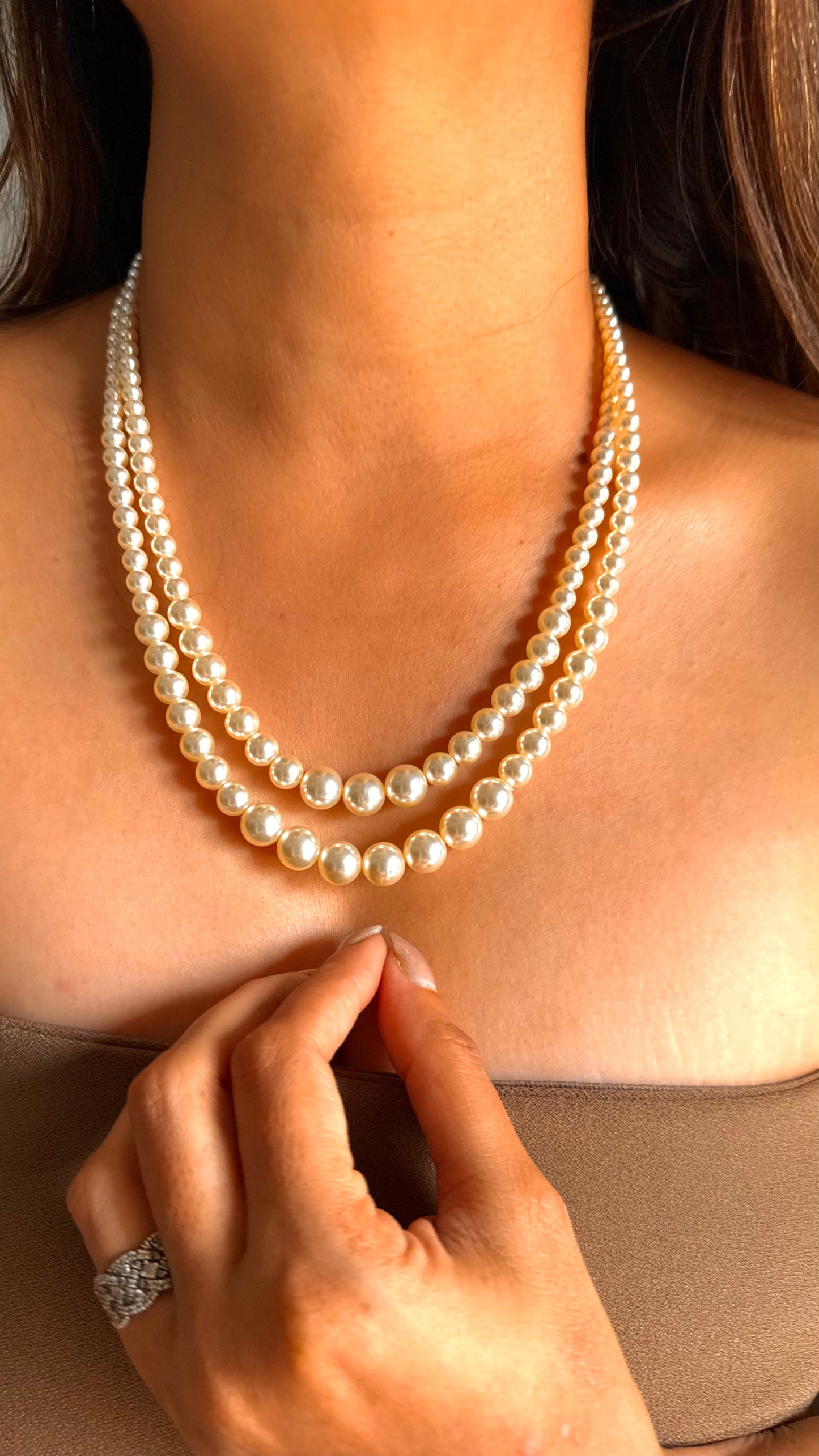 Dual layer pearl necklace
