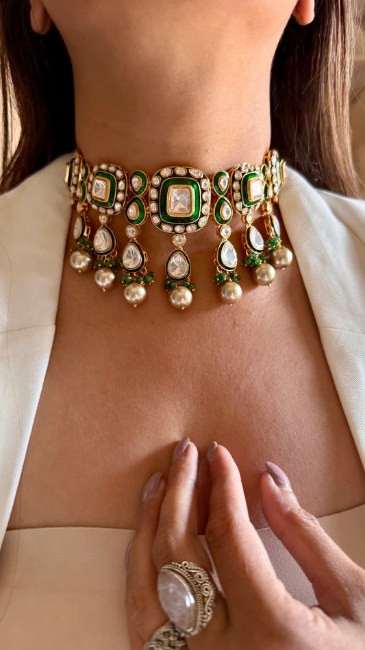 Paanabindu Emerald meenakari with cocktail drop with earrings