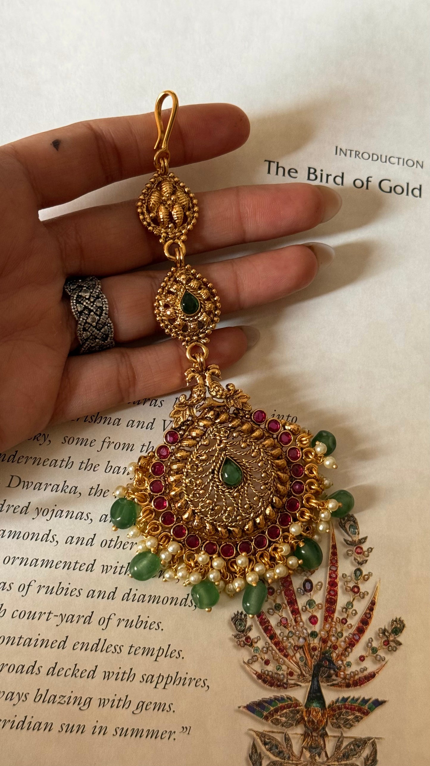 Emerald golden rajwada maangtika