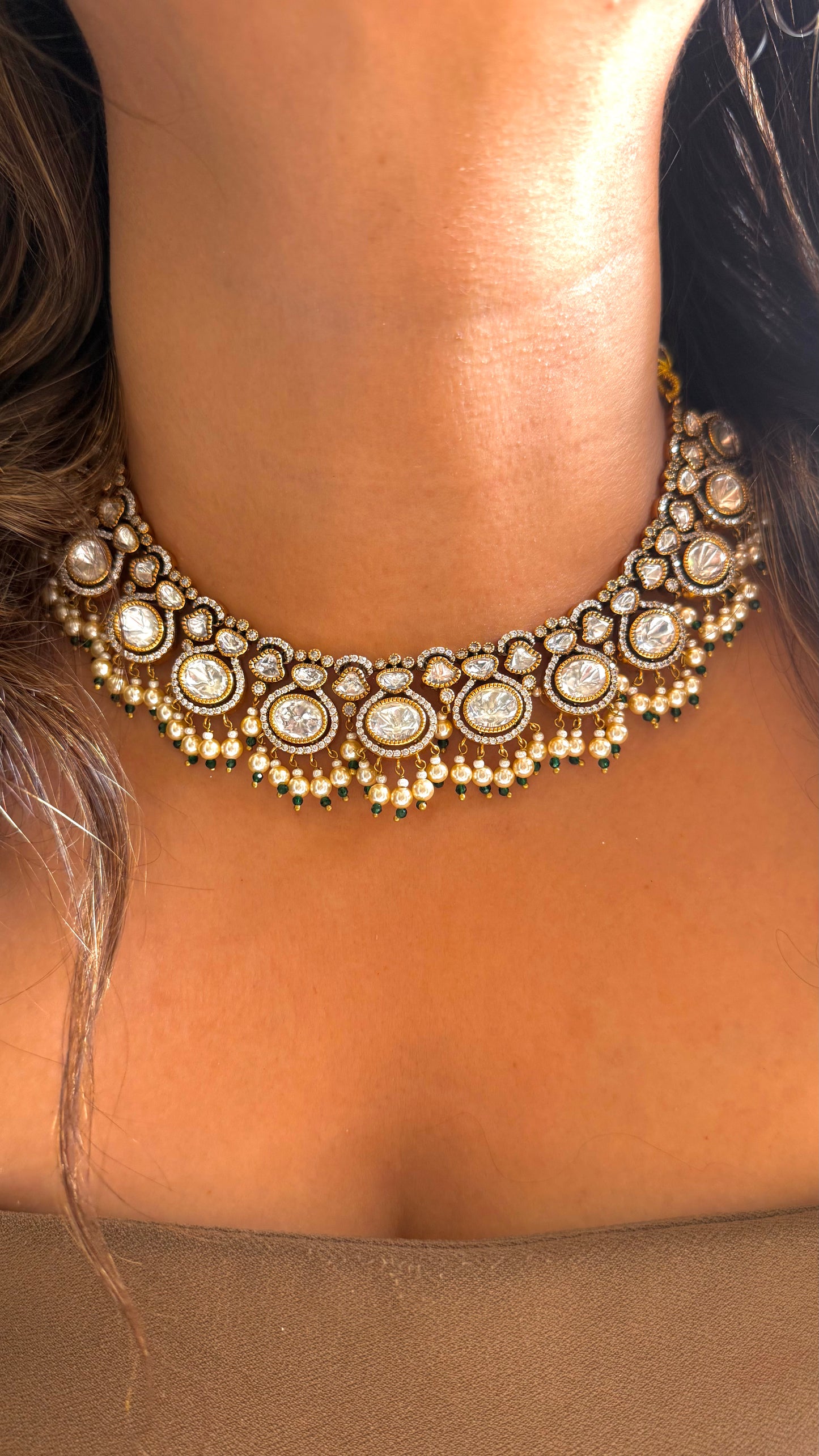 Uncut polki collar necklace with pearl & emerald detailing