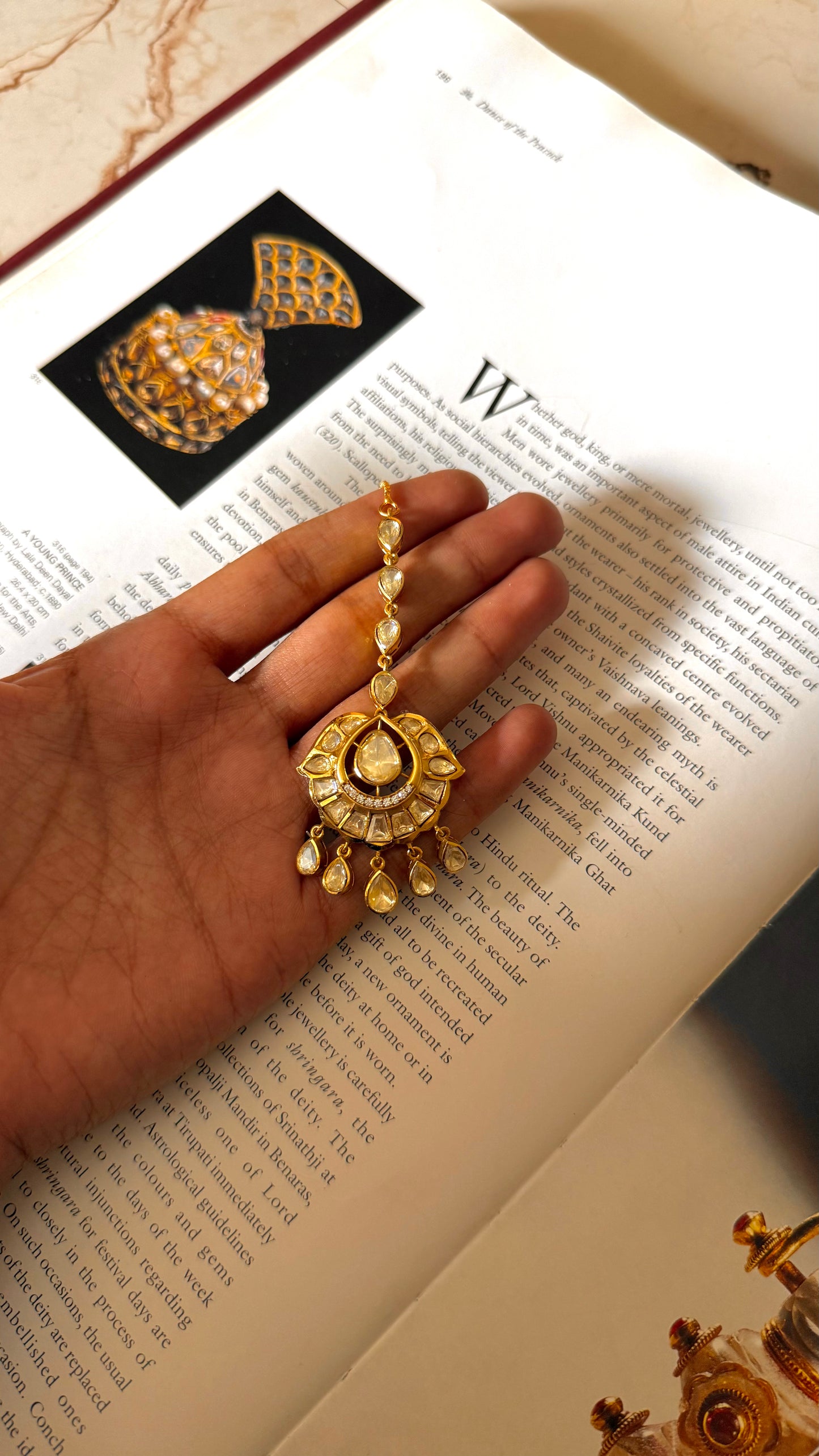 Peeli polki tear drop shape maagtika