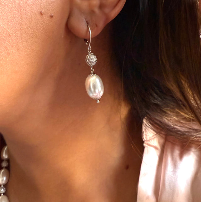 Pearl dedicated string