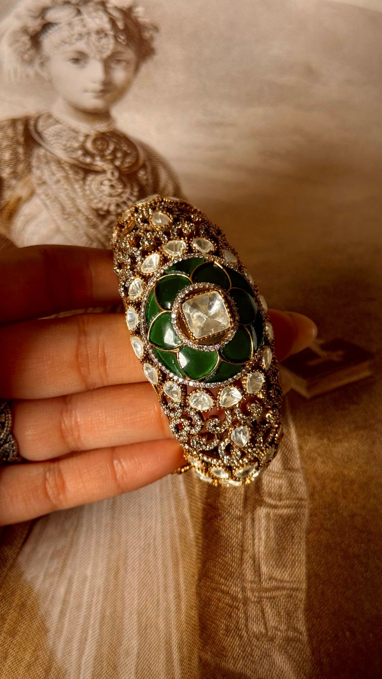 Emerald katdana moissanite openable bracelet