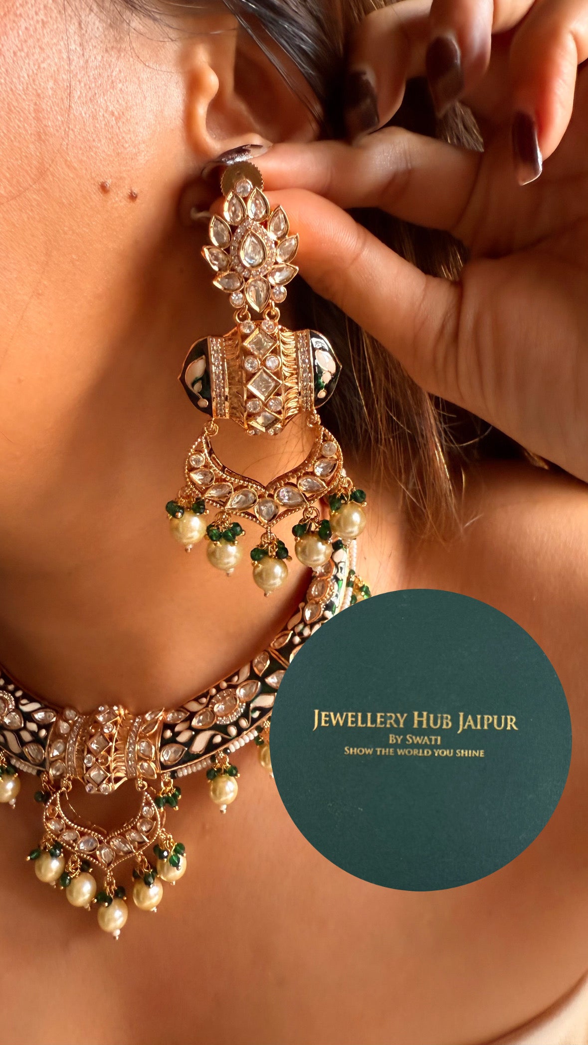 Emerald meenakari hasli
