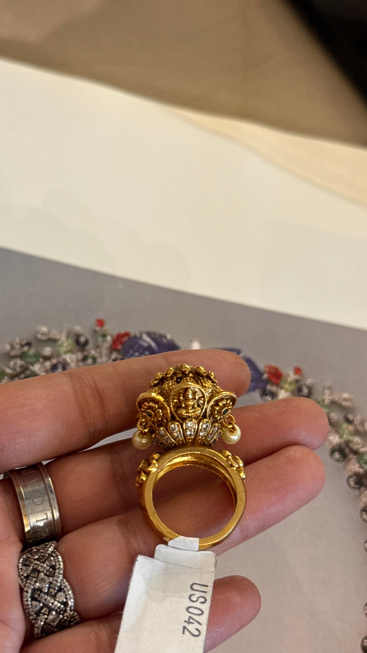 Floral diamond cluster mount ring
