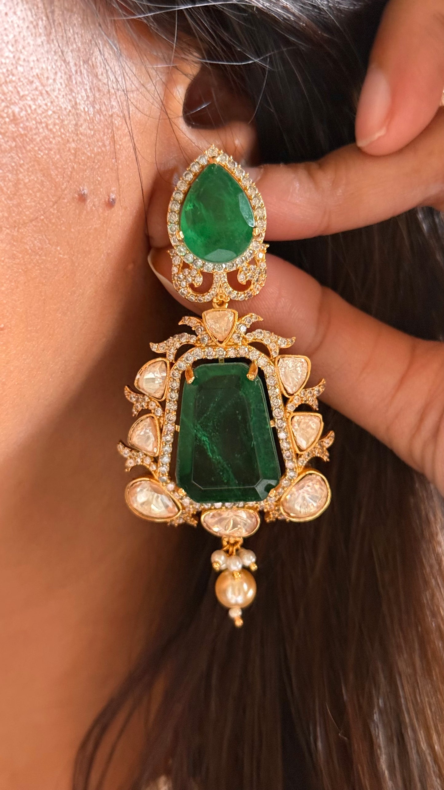 Emerald  peeli polki moissanite with dual line collar necklace