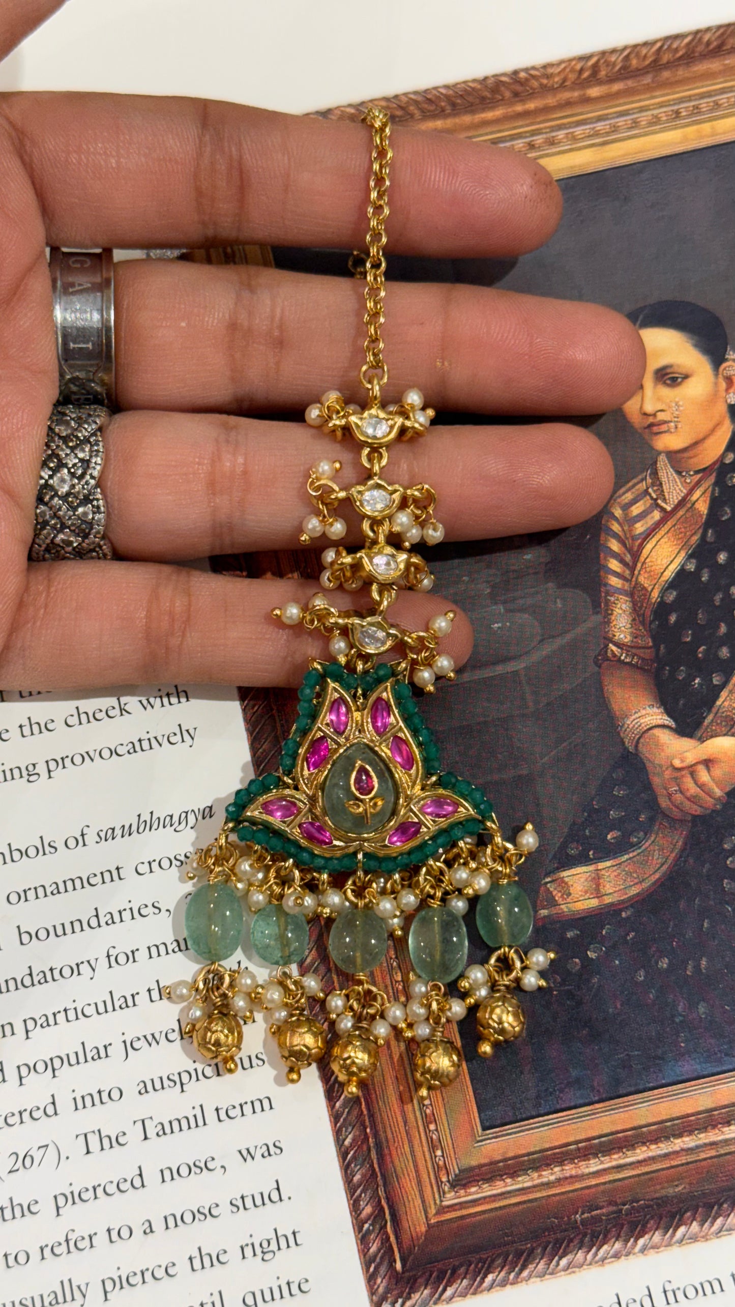Lotus shaped nakshi maangtika with drop detailing