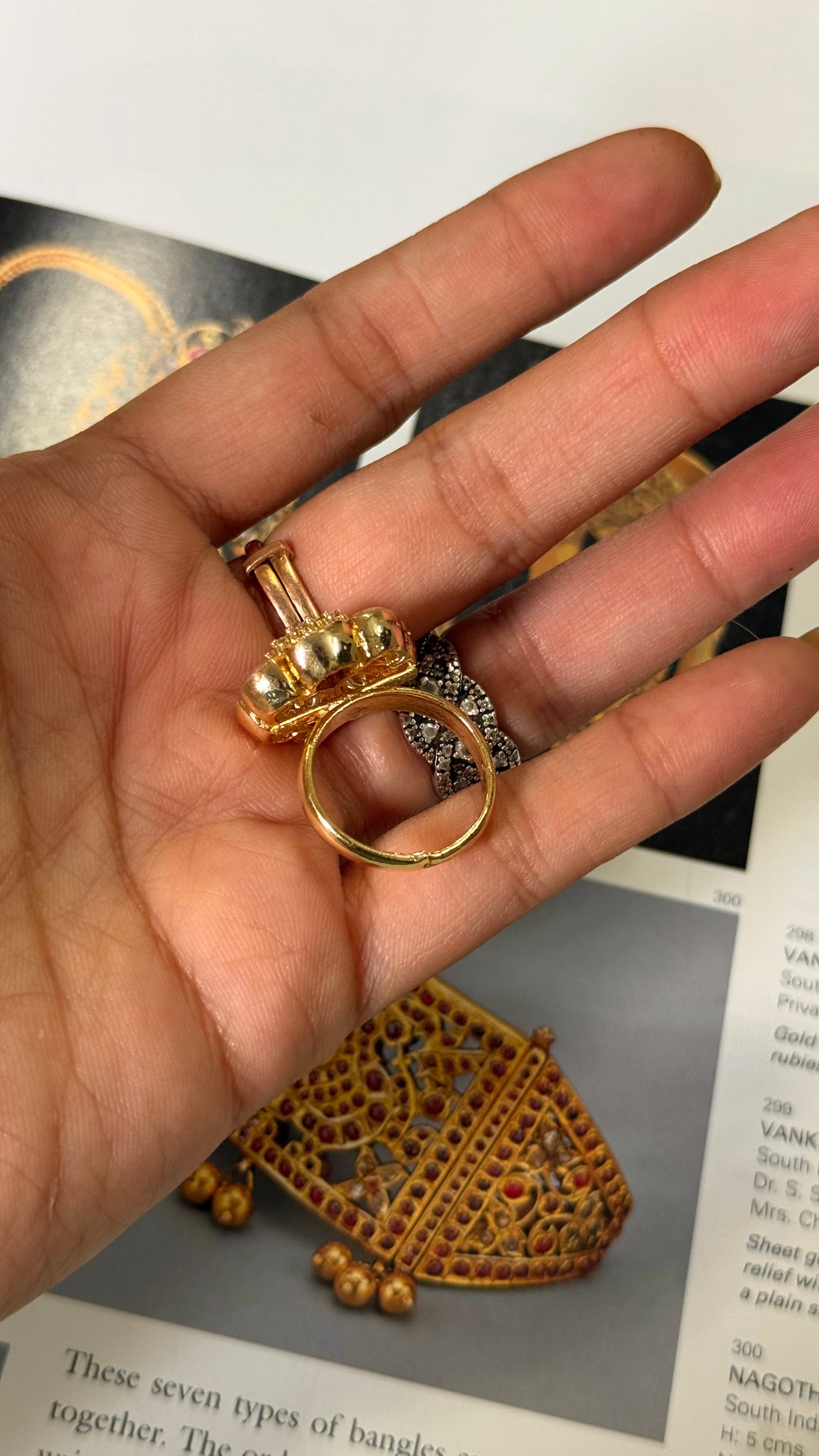 Emerald floral Polki adjustable ring