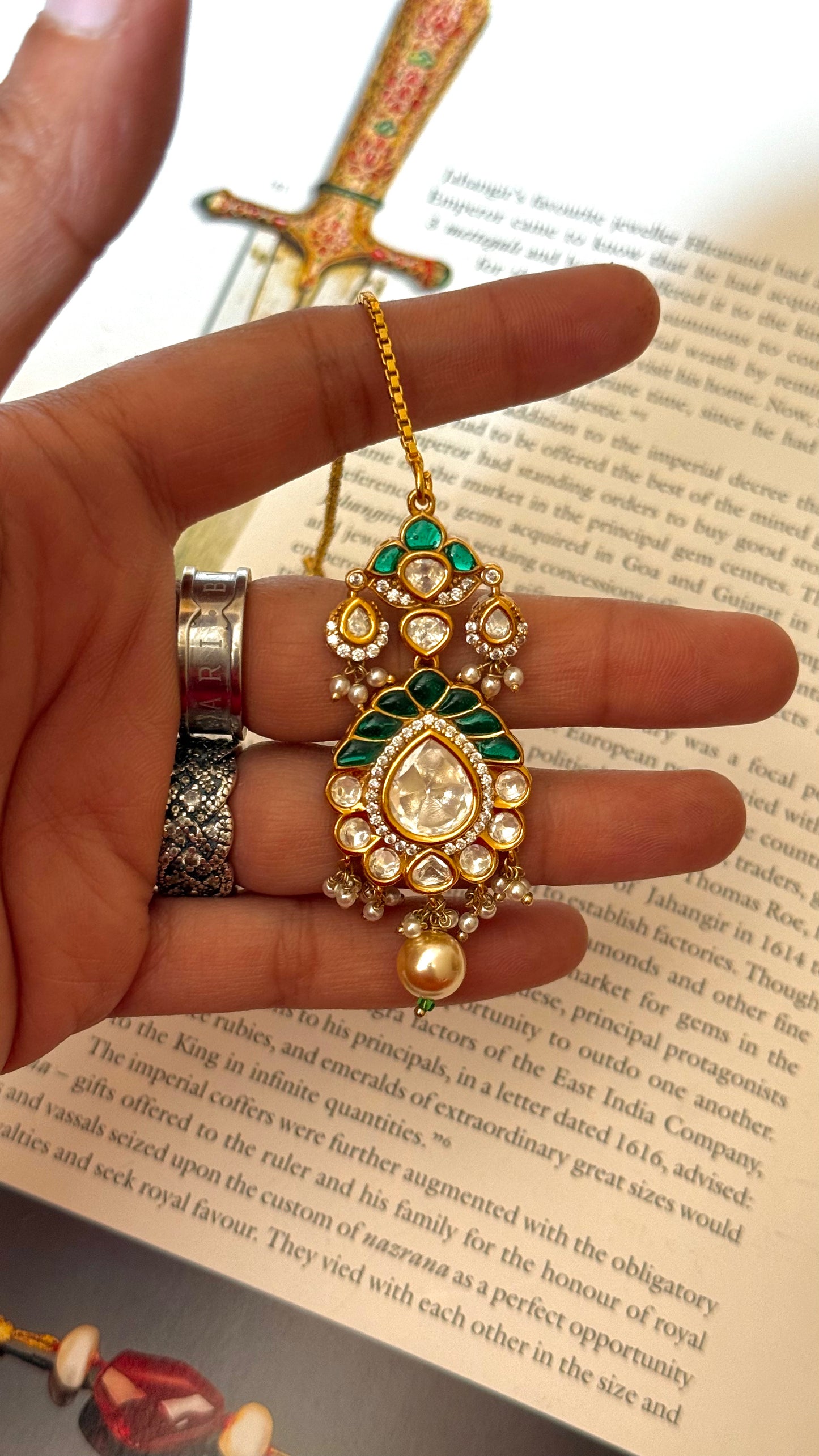 Emerald takkar work mangtika with pearl detailing